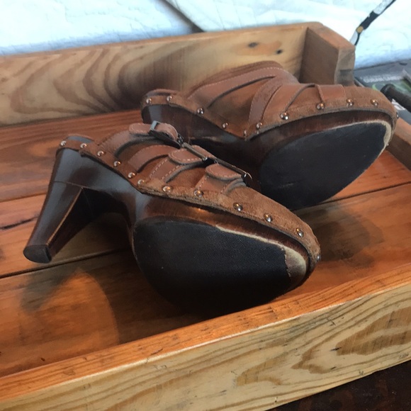 Anna Capri heeled booties. Slip on. Size 8. Brown suede - Picture 3 of 3